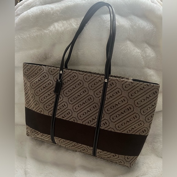 Vintage coach tote!! - Picture 2 of 8